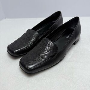 Clarks Women's Black Loafers with Detailed Design